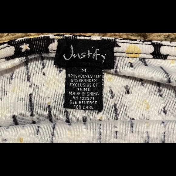 Justify Daisy Crop Top - Picture 3 of 3